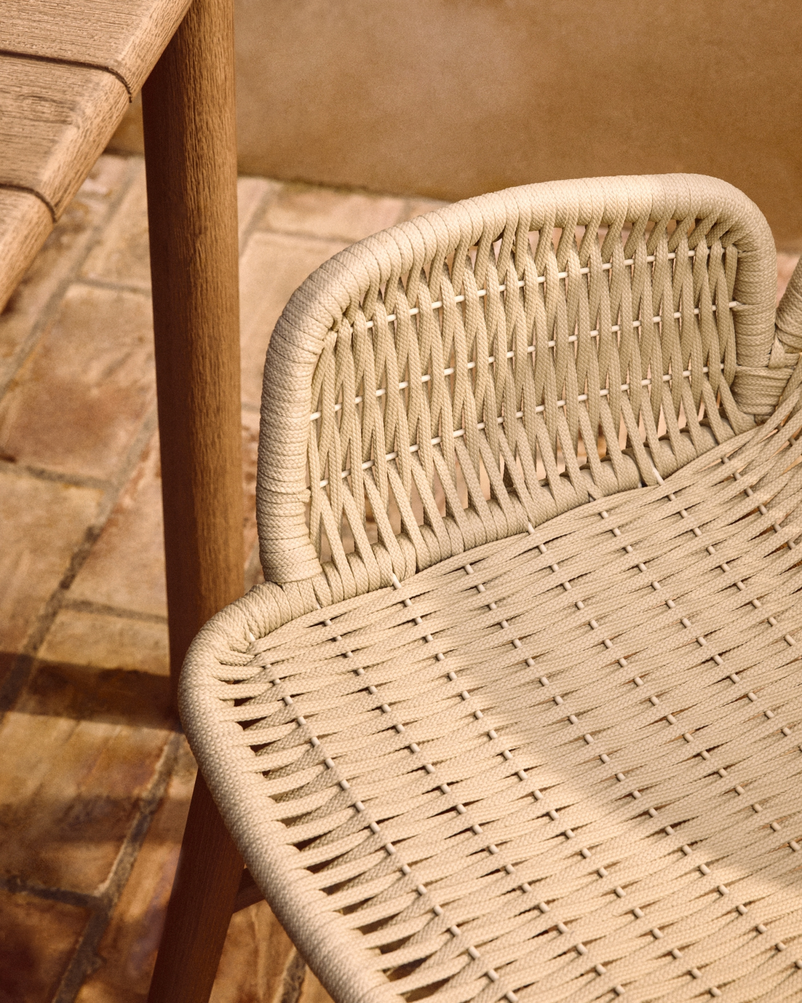Уличный стул Alipa из акации и веревки цвета экрю La Forma 481327