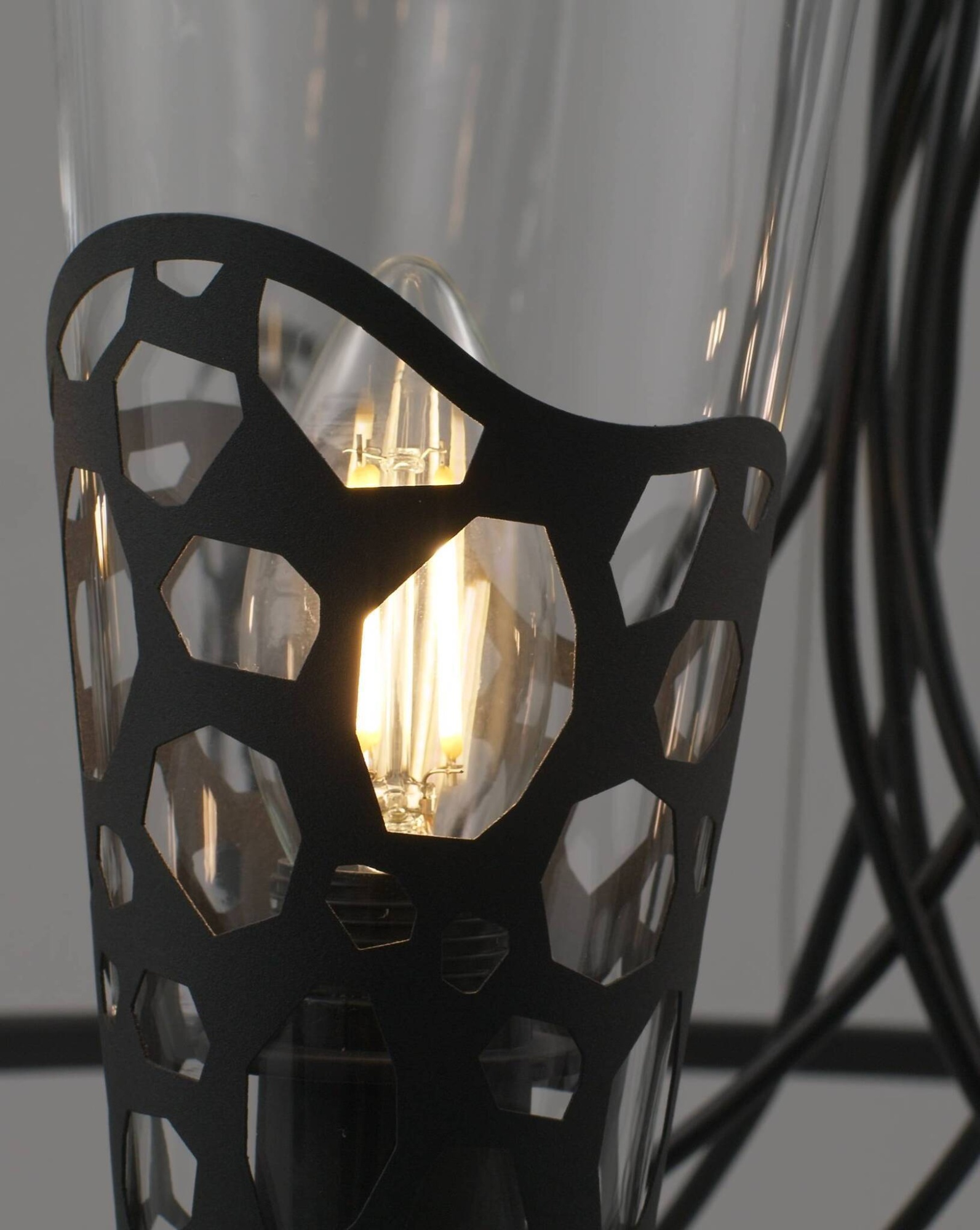 Люстра подвесная Moderli V2810-8P Valerie 8*E14*440W