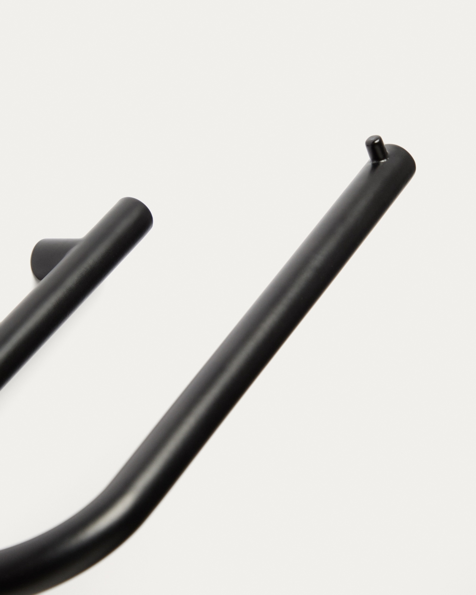 Держатель для туалетной бумаги Arely черный металл La Forma (ex Julia Grup)