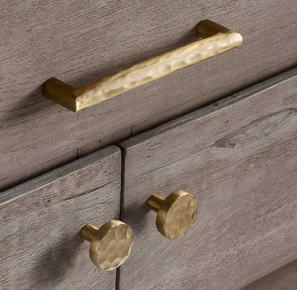 Ручка-кнопка Restoration Hardware Smythe d.3.2 Hammered Brass