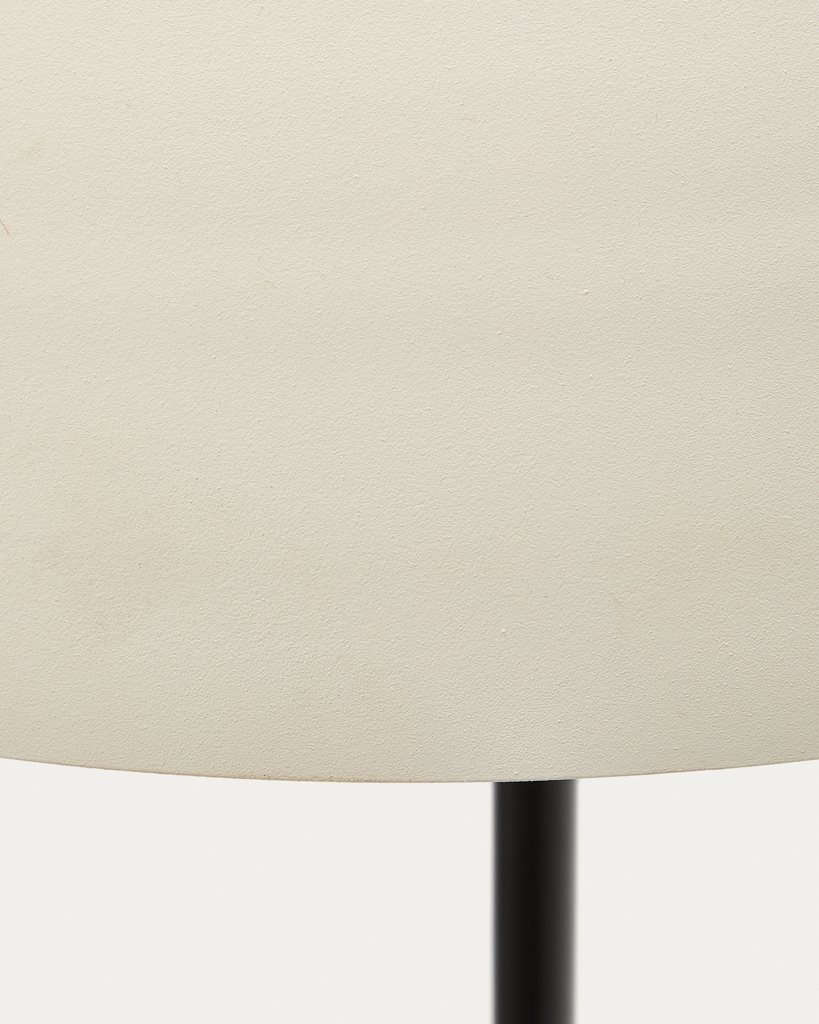 Торшер Nibla из чёрного металла с абажуром из белой глины La Forma (ex Julia Grup)