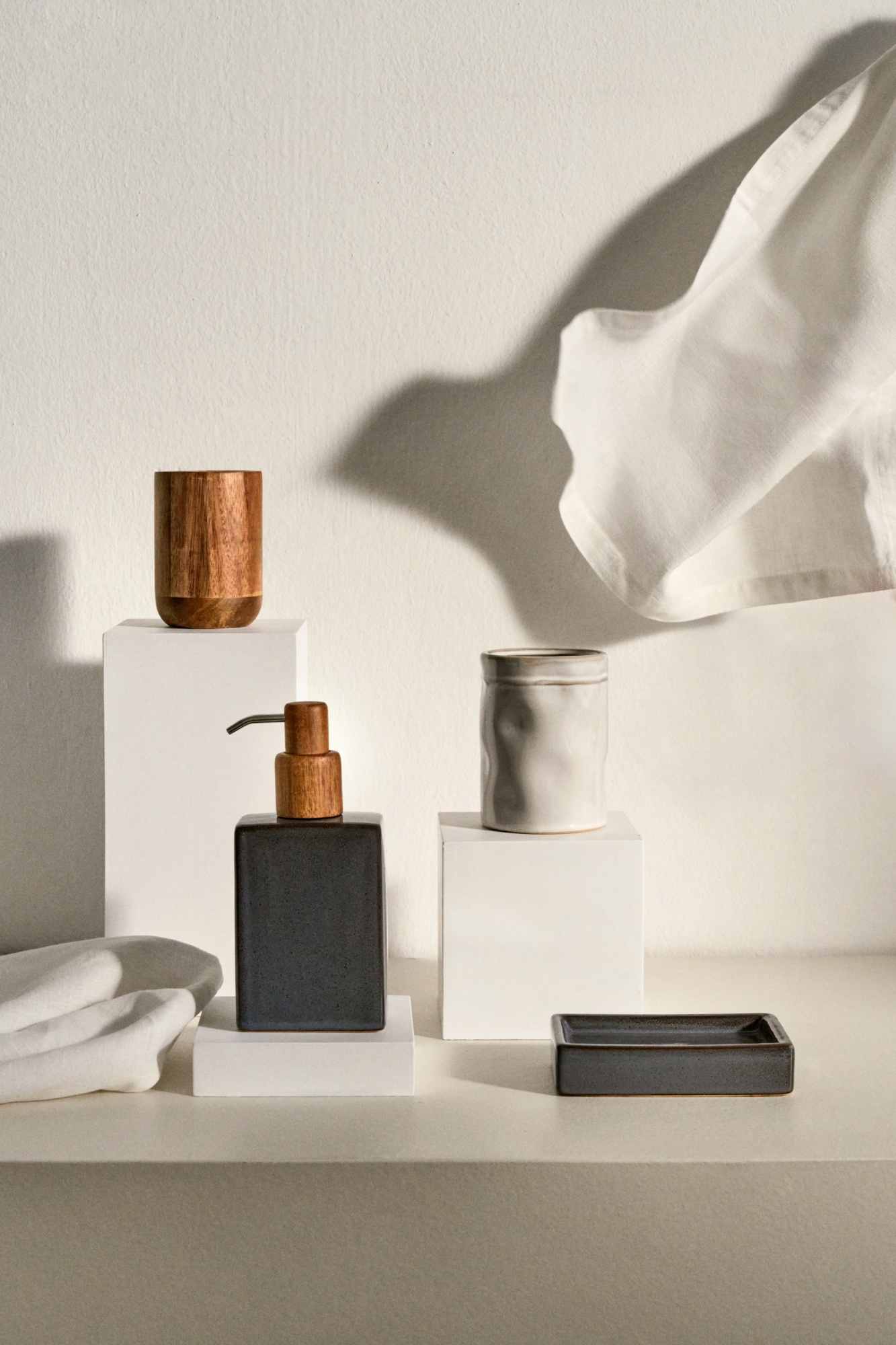 Savel Подставка для зубных щеток из керамогранита серая La Forma (ex Julia Grup)