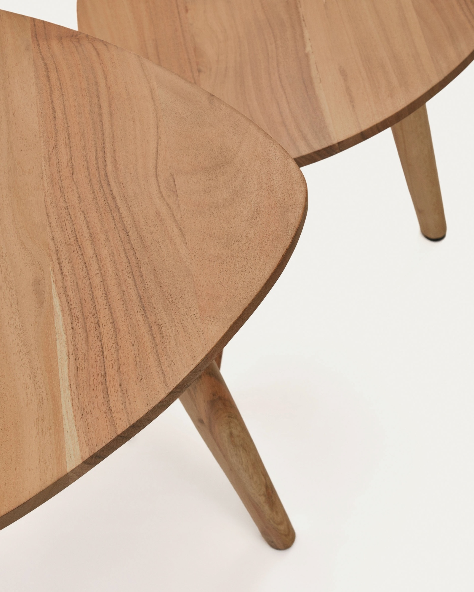 Комплект из 2-х столиков Duvani из массива акации с выбеленной отделкой La Forma (ex Julia Grup)