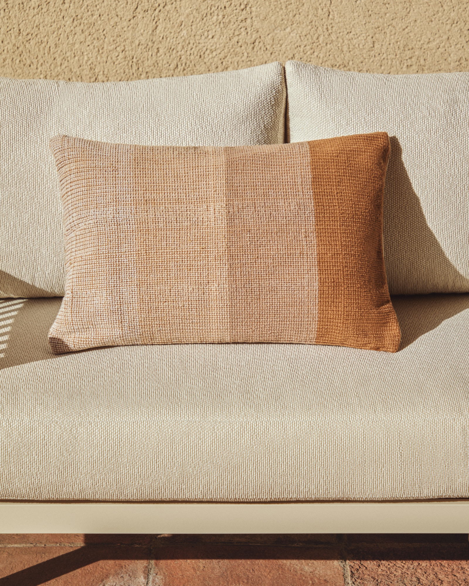 Чехол для подушки Adys бежевого цвета, 100% ПЭТ, 40 x 60 см La Forma 481319