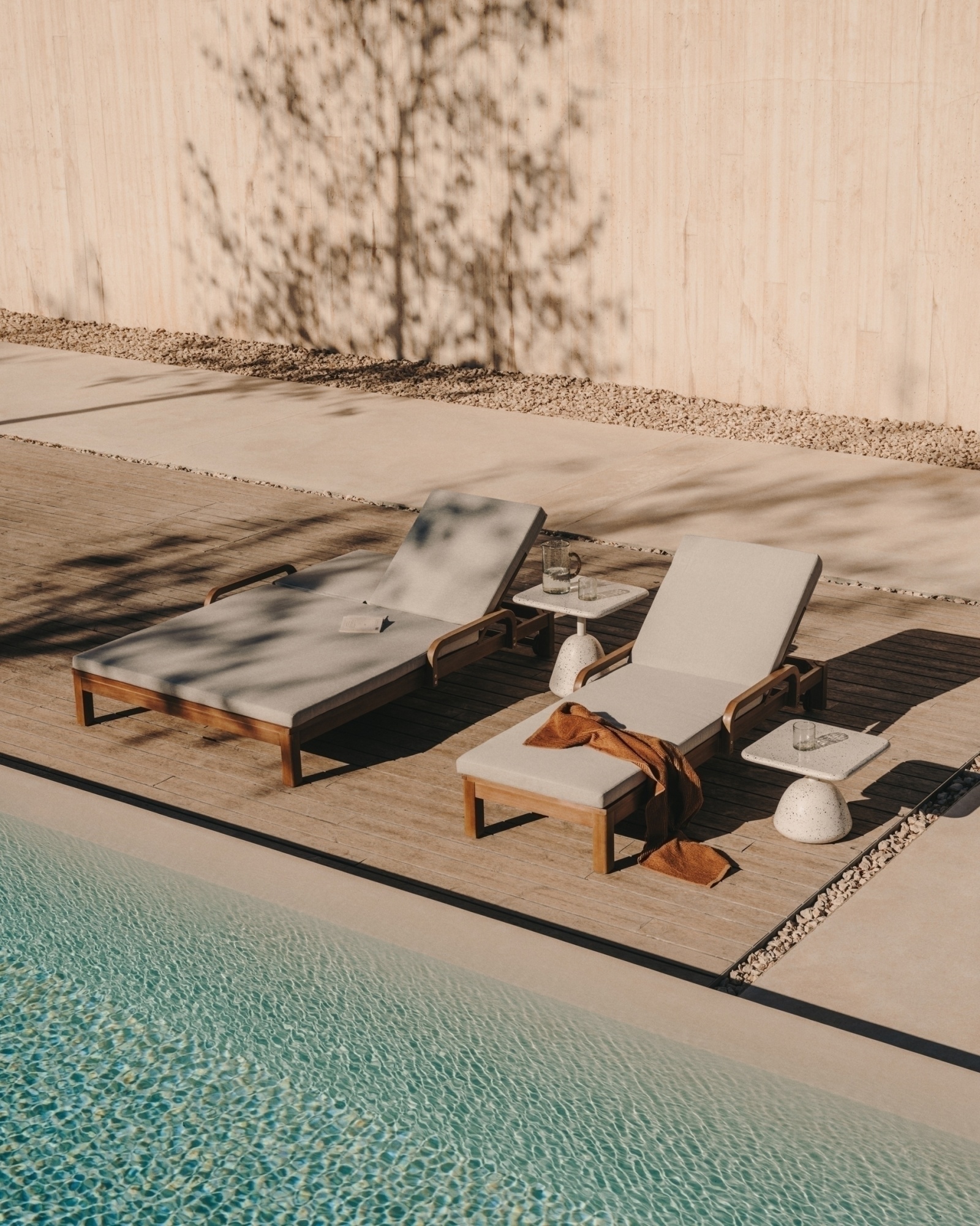 Журнальный столик Saura со столешницей из белой терраццо La Forma (ex Julia Grup)